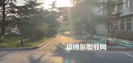 山東省青島衛(wèi)生學校2022年學費、收費多少