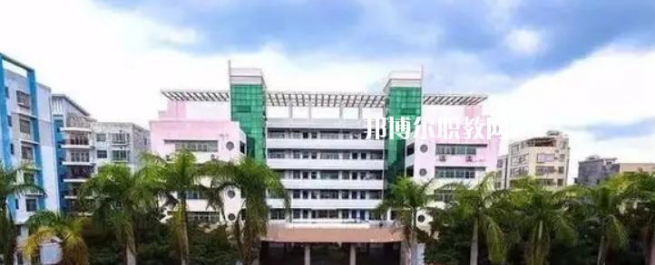 海南農墾衛(wèi)生學校2022年招生辦聯(lián)系電話