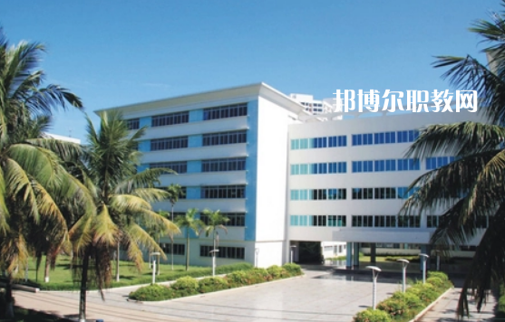 海南省衛(wèi)生學(xué)校2022年報名條件、招生要求、招生對象