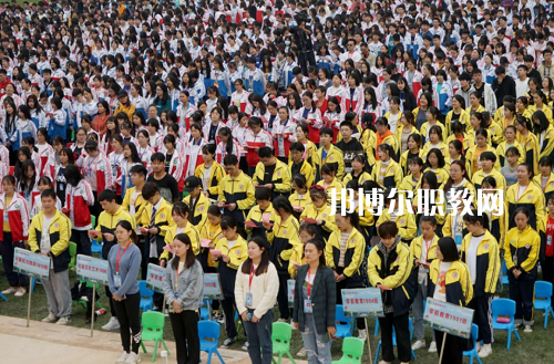 湖南醫(yī)藥職業(yè)中等專業(yè)學(xué)校2022年報(bào)名條件、招生要求、招生對(duì)象