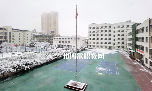 武漢第二衛(wèi)生學(xué)校2022年報名條件、招生要求、招生對象