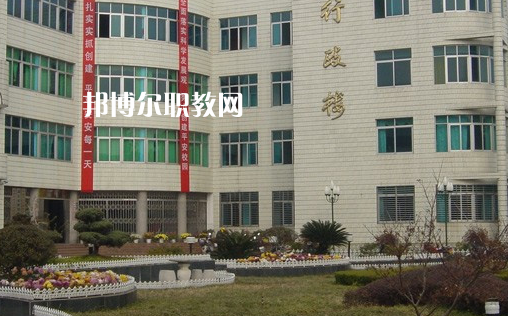 麻城工業(yè)學(xué)校2022年報名條件、招生要求、招生對象