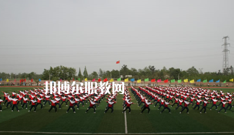 武漢衛(wèi)生學(xué)校2022年報(bào)名條件、招生要求、招生對(duì)象