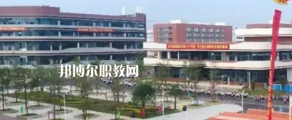 廣西醫(yī)科大學(xué)附設(shè)玉林衛(wèi)生學(xué)校2022年報名條件、招生要求、招生對象