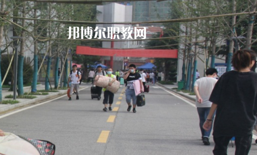 武漢新洲高級職業(yè)中學(xué)2022年報(bào)名條件、招生要求、招生對象
