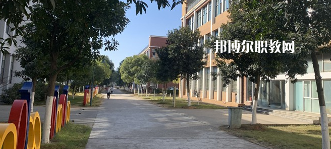 南昌智遠(yuǎn)技工學(xué)校2023年報名條件、招生要求、招生對象