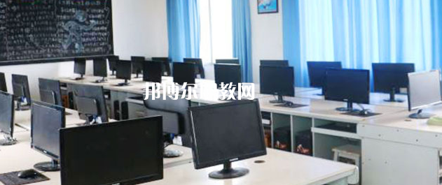 眉山市華興技工學(xué)校地址在哪里，哪個地區(qū)，哪個城市?