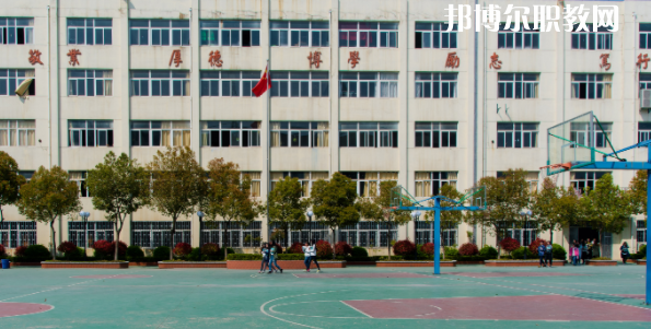 南京工業(yè)技術(shù)學(xué)校地址在哪里，哪個(gè)地區(qū)，哪個(gè)城市?