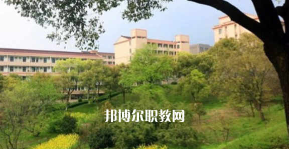 江蘇省宜興中等專業(yè)學(xué)校地址在哪里，哪個(gè)地區(qū)，哪個(gè)城市?