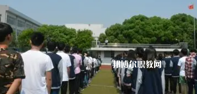 江蘇省錫山中等專業(yè)學(xué)校地址在哪里，哪個(gè)地區(qū)，哪個(gè)城市?