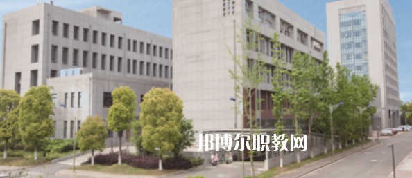 江蘇省邗江中等專業(yè)學(xué)校地址在哪里，哪個地區(qū)，哪個城市?