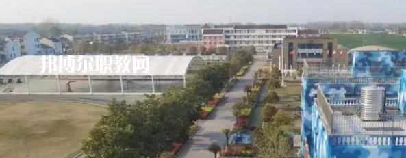 泰州市姜堰區(qū)新世紀(jì)武藝學(xué)校地址在哪里，哪個地區(qū)，哪個城市?