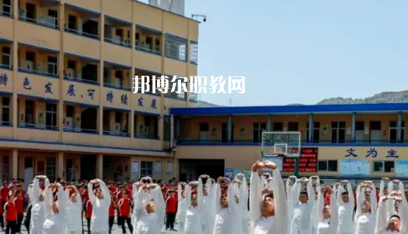 蒼南縣飛林職業(yè)學(xué)校地址在哪里，哪個(gè)地區(qū)，哪個(gè)城市?