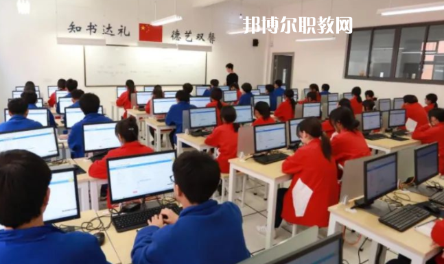 寧波市東坤職業(yè)高級中學地址在哪里，哪個地區(qū)，哪個城市?