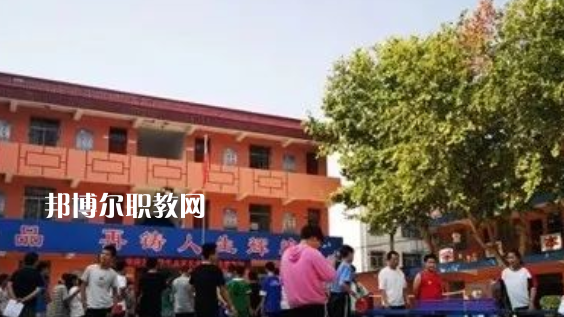 陜西渭南商貿(mào)技工學(xué)校地址，乘車路線