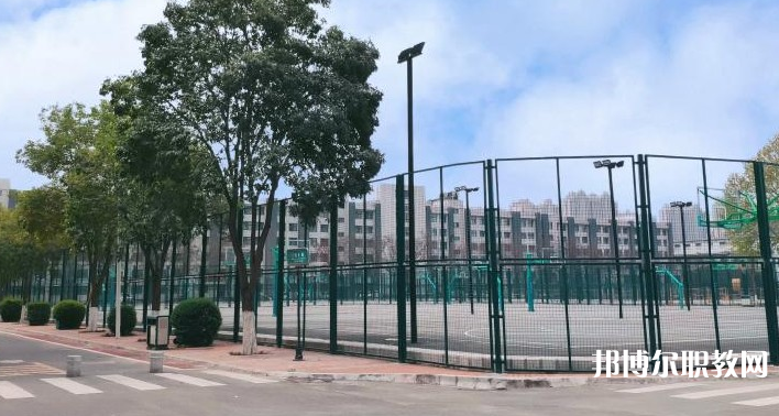西安外事技工學(xué)校地址，乘車路線