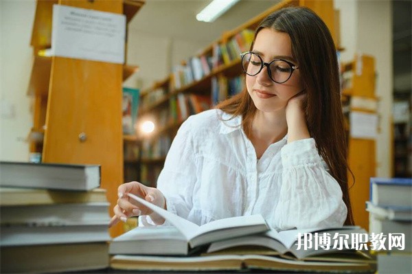 重慶醫(yī)藥經貿學校有哪些招生專業(yè)（2023年）