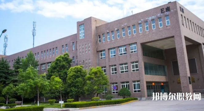 西安技師學(xué)院地址，乘車路線