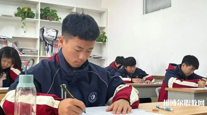 2023鄭州創(chuàng)新科技中等專業(yè)學(xué)校招生計(jì)劃 招生人數(shù)是多少(附要求、條件、對(duì)象)