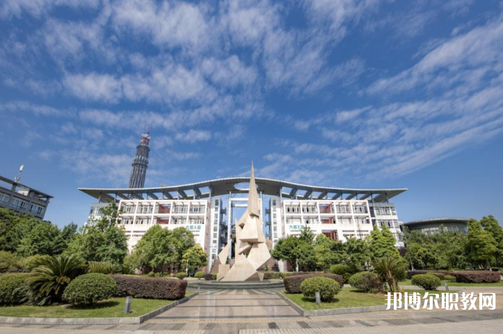 四川城市技師學(xué)院地址，乘車(chē)路線 