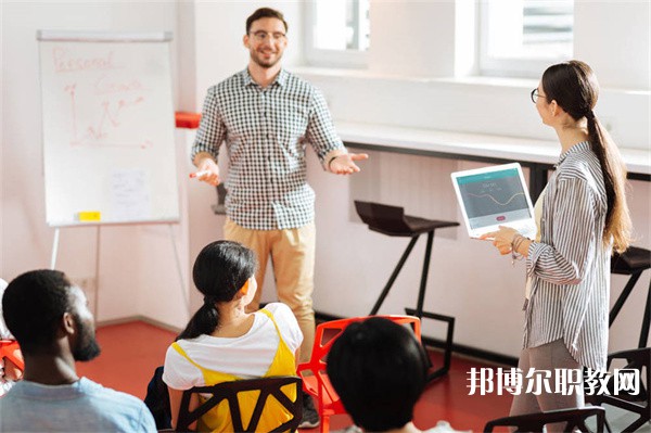 江蘇徐州醫(yī)藥高等職業(yè)學校2023年招生錄取分數線(2024參考)