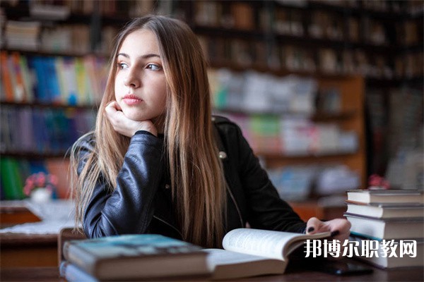 廣東哪里的中職學校能讀形象設(shè)計(美發(fā)與化妝)專業(yè)