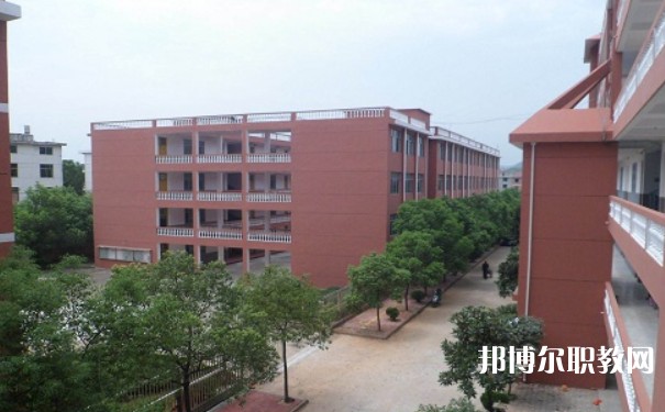 2024鷹潭市高級(jí)技工學(xué)校招生計(jì)劃 招生人數(shù)是多少(附要求、條件、對(duì)象)