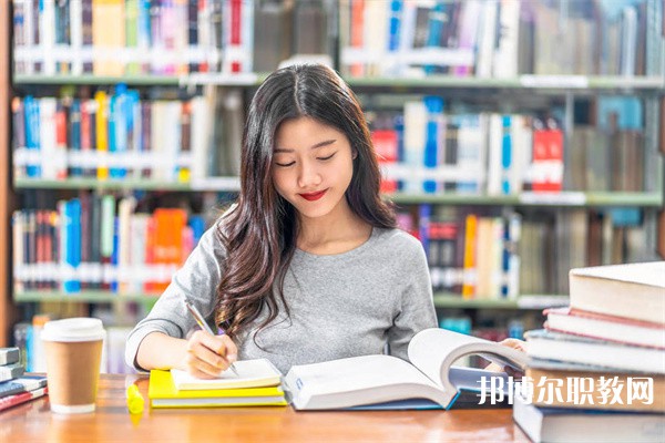 廣西哪里的中專學校能讀數(shù)控應用技術專業(yè)