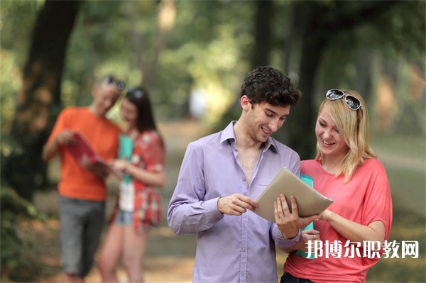 廣西哪里的中職學(xué)校能讀汽車(chē)營(yíng)銷(xiāo)與服務(wù)專(zhuān)業(yè)