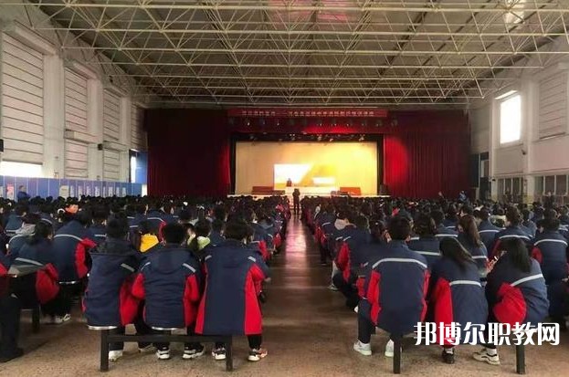 河曲縣巡鎮(zhèn)中學(xué)(職教班)怎么樣、好不好