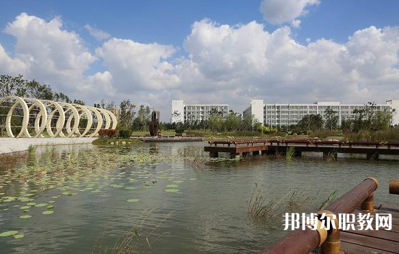2024鞍山市現(xiàn)代服務(wù)學(xué)校招生計(jì)劃 招生人數(shù)是多少(附要求、條件、對象)