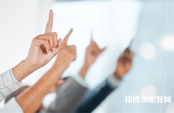 貴州哪里的職業(yè)學(xué)校能讀計(jì)算機(jī)及應(yīng)用專(zhuān)業(yè)專(zhuān)業(yè)