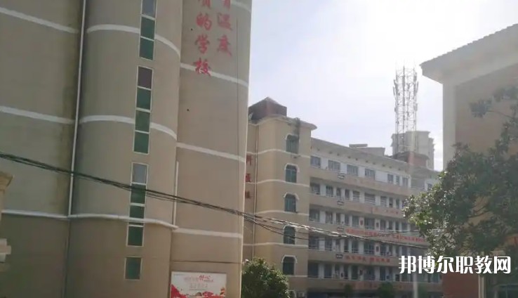 益陽市科技工程學(xué)校2025年學(xué)費、收費多少