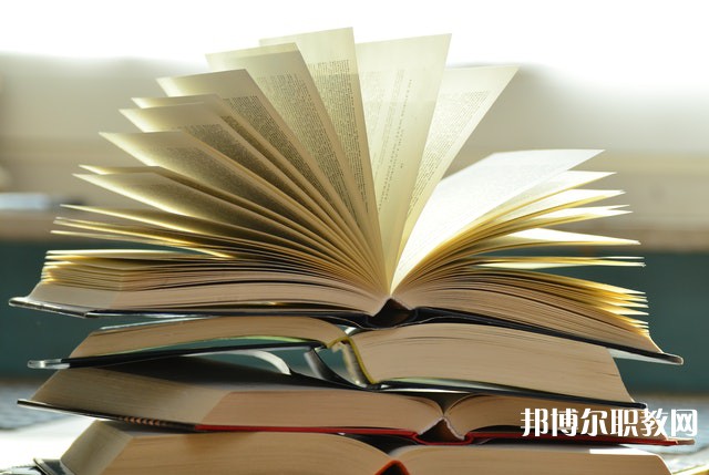 云南哪里的技工學(xué)校能讀生物化工專業(yè)