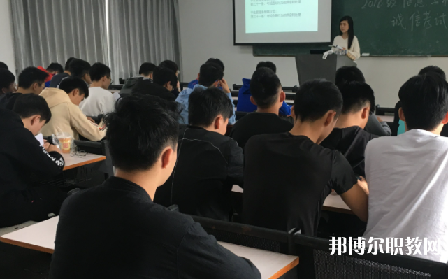 2025六安公辦中專(zhuān)學(xué)校最新排名前三名單