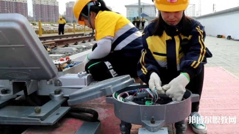 自貢2025年中專鐵路學(xué)校專業(yè)課程