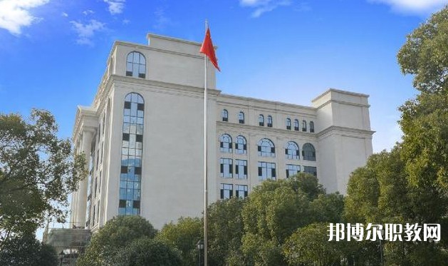 四川2025年初中生可以考什么電工學(xué)校